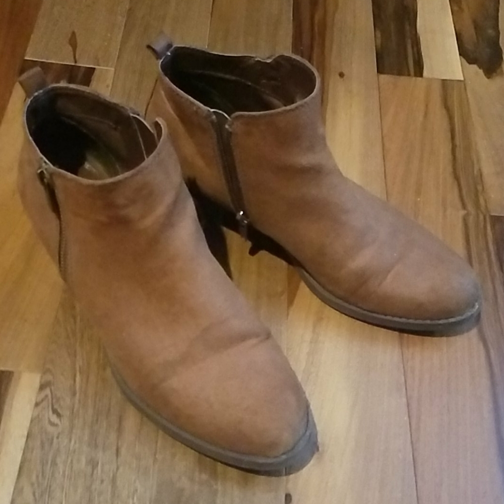 🌟Carlos Santana Tan Suede Boots